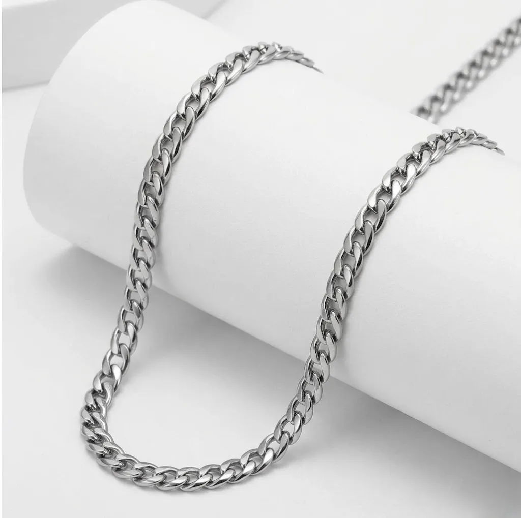 Collier plat poli. Chaine en acier inoxydable de 3mm